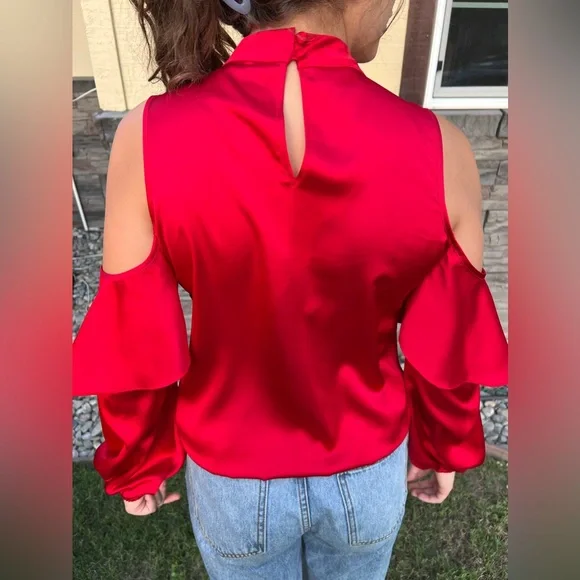 Bisou Bisou Red Cold Shoulder Top - Picture 3 of 7